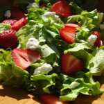 Ensalada con queso de cabra y fresas